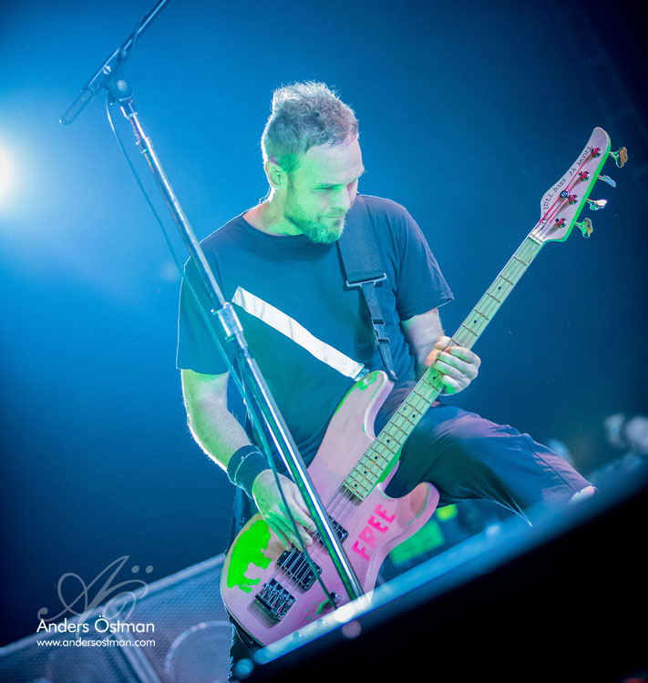 Konsertfoto - Pearl Jam Globen, Jeff Ament - Fotograf Anders Östman