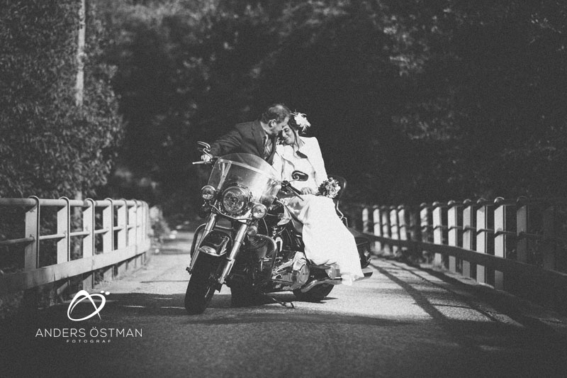 Bröllopsfoto Harley Davidson